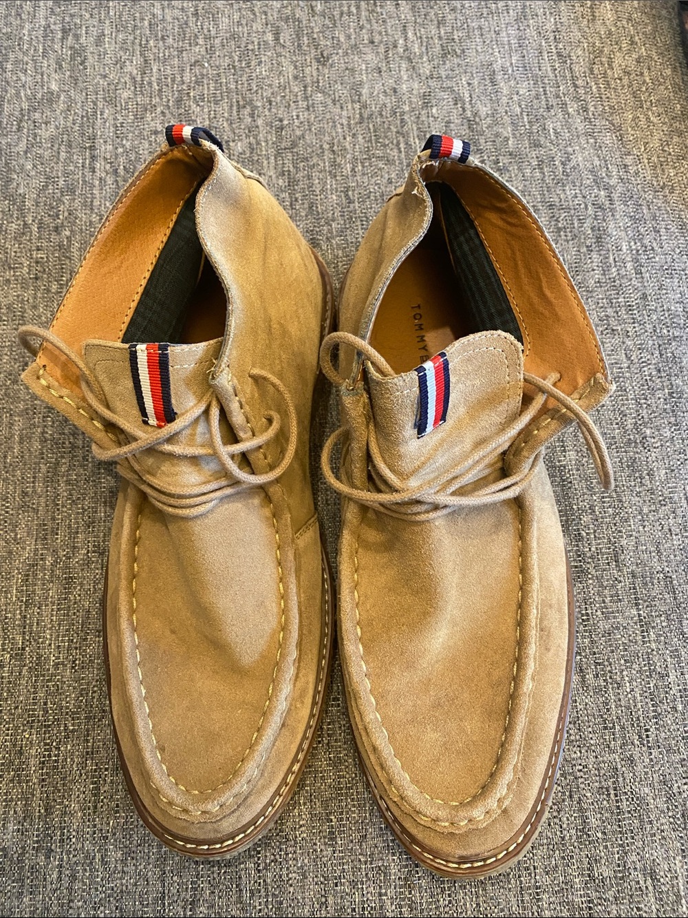 Tommy Hilfiger Men's Light Tan Suede Chukka Boots
